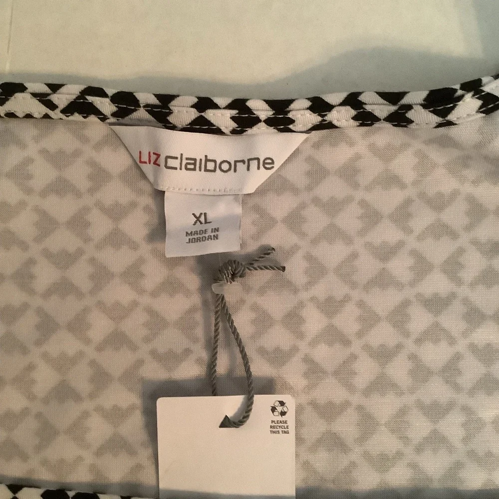 Liz Claiborne Top Short Sleeve White Geo Size XL New - Picture 8 of 11